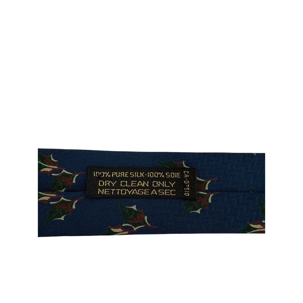 Giorgio Armani Cravatte 100% Silk Holly Print Tie Blue Holiday  lightweight‎